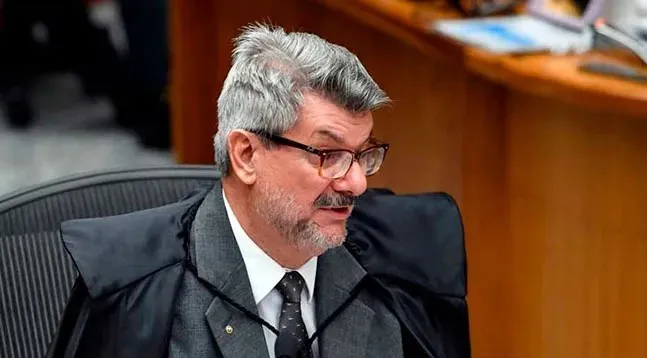 698b702c59bf5b4a1919bd32