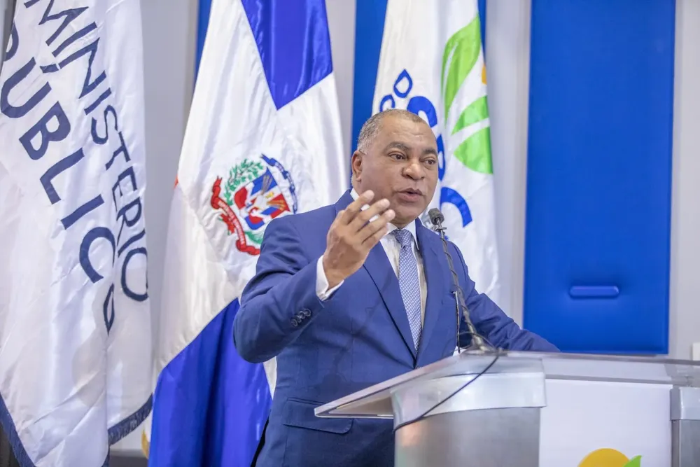 ROBERTO HERNÁNDEZ BASILIO