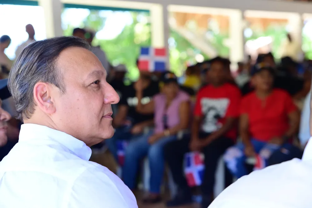 ABEL MARTINEZ EN MONTECRISTI 011