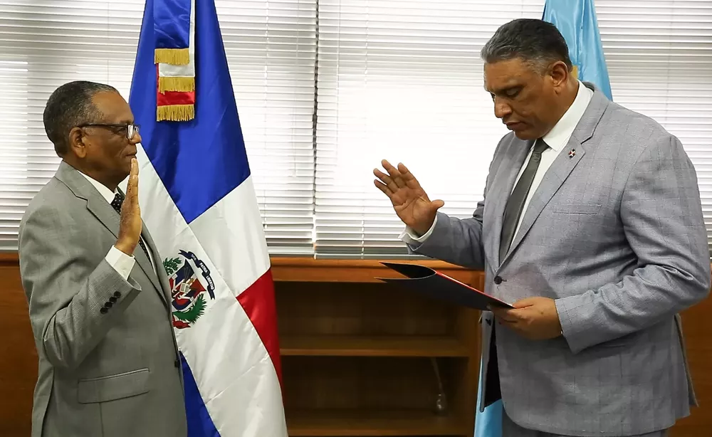 rsz_juramentacion_dir_migracion_2_2-min