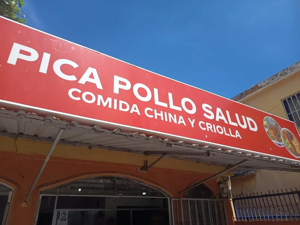 pica pollo, fachada