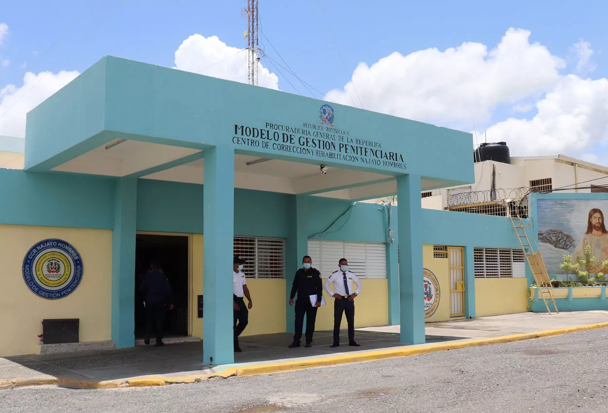 Visita_Centro_Correcional_Najayo_hombres_01