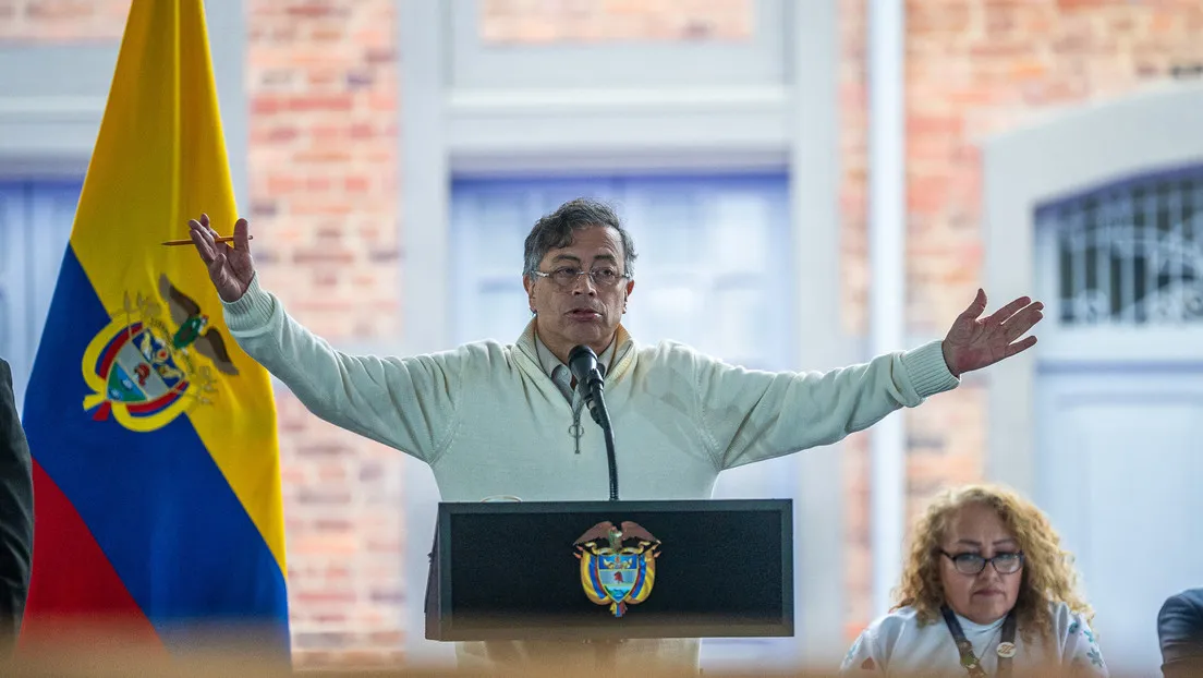 698cf79c59bf5b68ef1c89e9