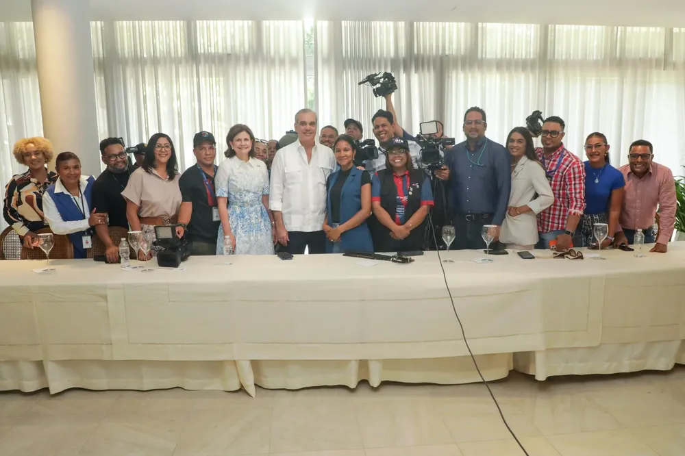 Luis Abinader y periodistas