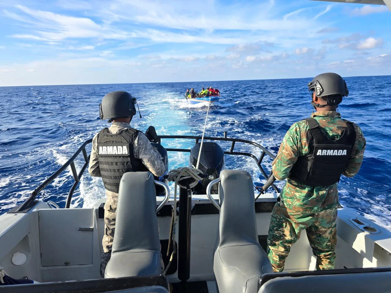 Armada intercepta embarcación con 38 ciudadanos haitianos