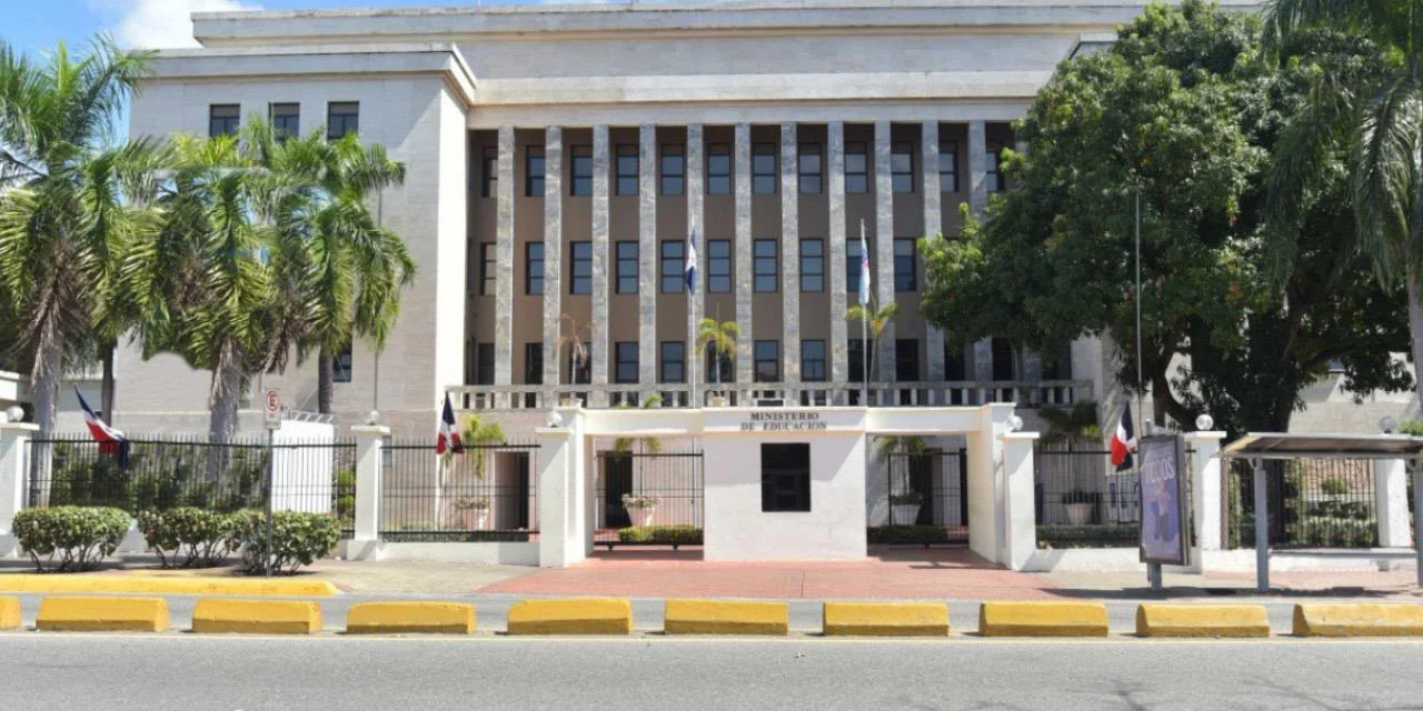 Fachada del Ministerio de Eduación