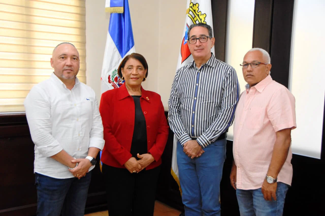 Alcaldesa Amparo Custodio
