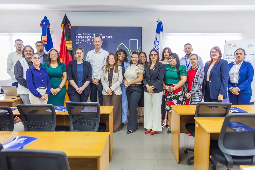 fiscales capacitan