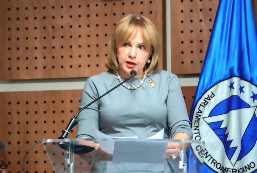 bac2f9b7-519d-4bac-acc2-7b98ee0ad26a-scaled