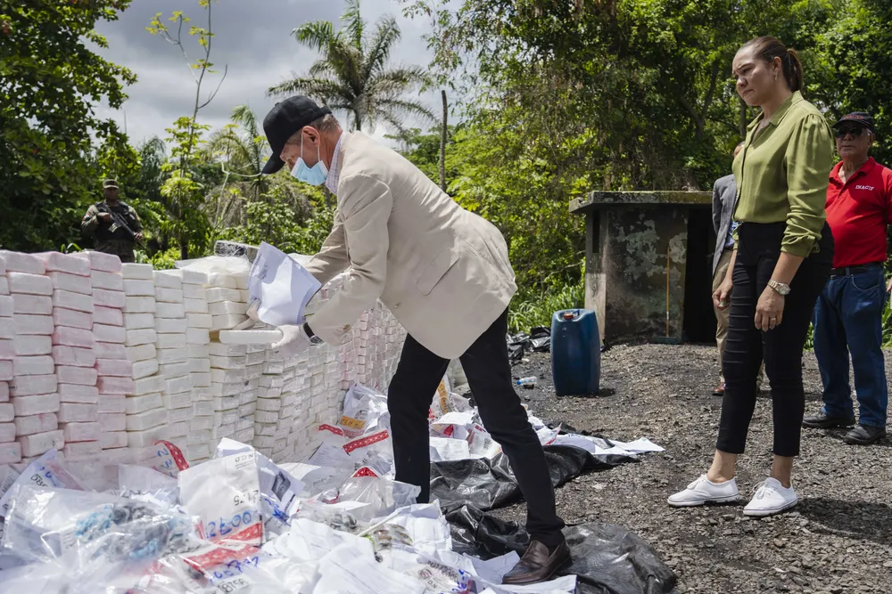 2023-06-01 Quema de drogas_017