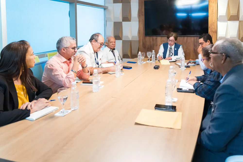 2023-11-30 Mag. Roxanna Reyes se reúne con Ministerio de Agricultura y Colegio Veterinario_003