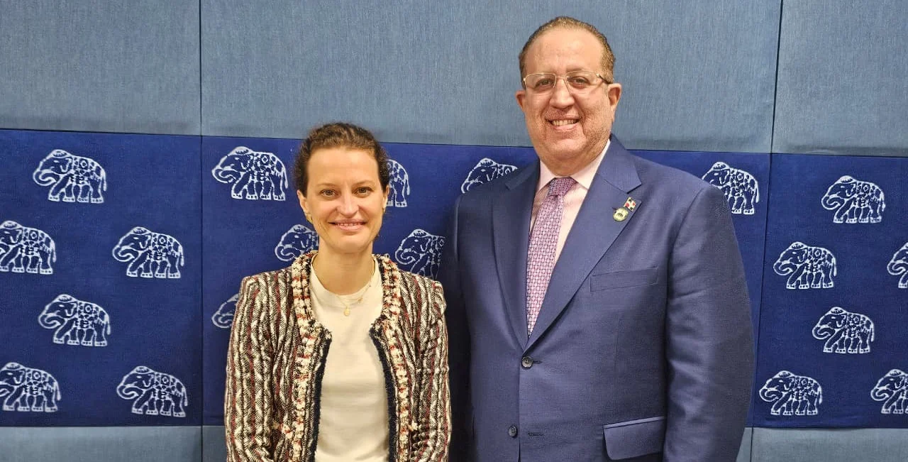 Susana Cordeiro Guerra, vicepresidenta del BM para América Latina y el Caribe, y Magín Díaz, ministro de Hacienda y Economía