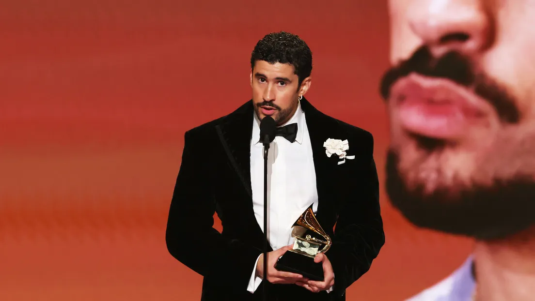 6980304a59bf5b60ea55d4d3