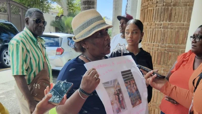 Familiares de dominicanos llevados a Rusia (1)