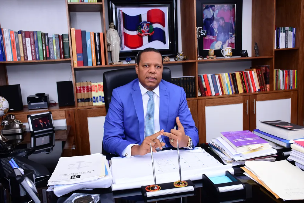 (FOTO#1) El director ejecutivo de Pro Consumidor, doctor Eddy Alcántara (1)