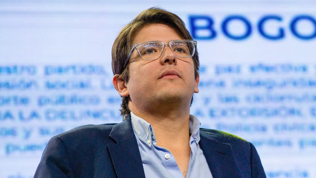 6899c27be9ff717d3230a008