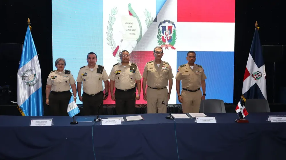 Ministerios de Defensa RD y Guatemala