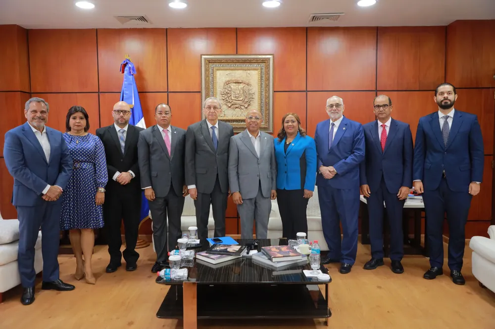 Comision entrega proyecto